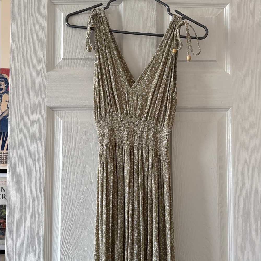Green Sleeveless Maxi Dress